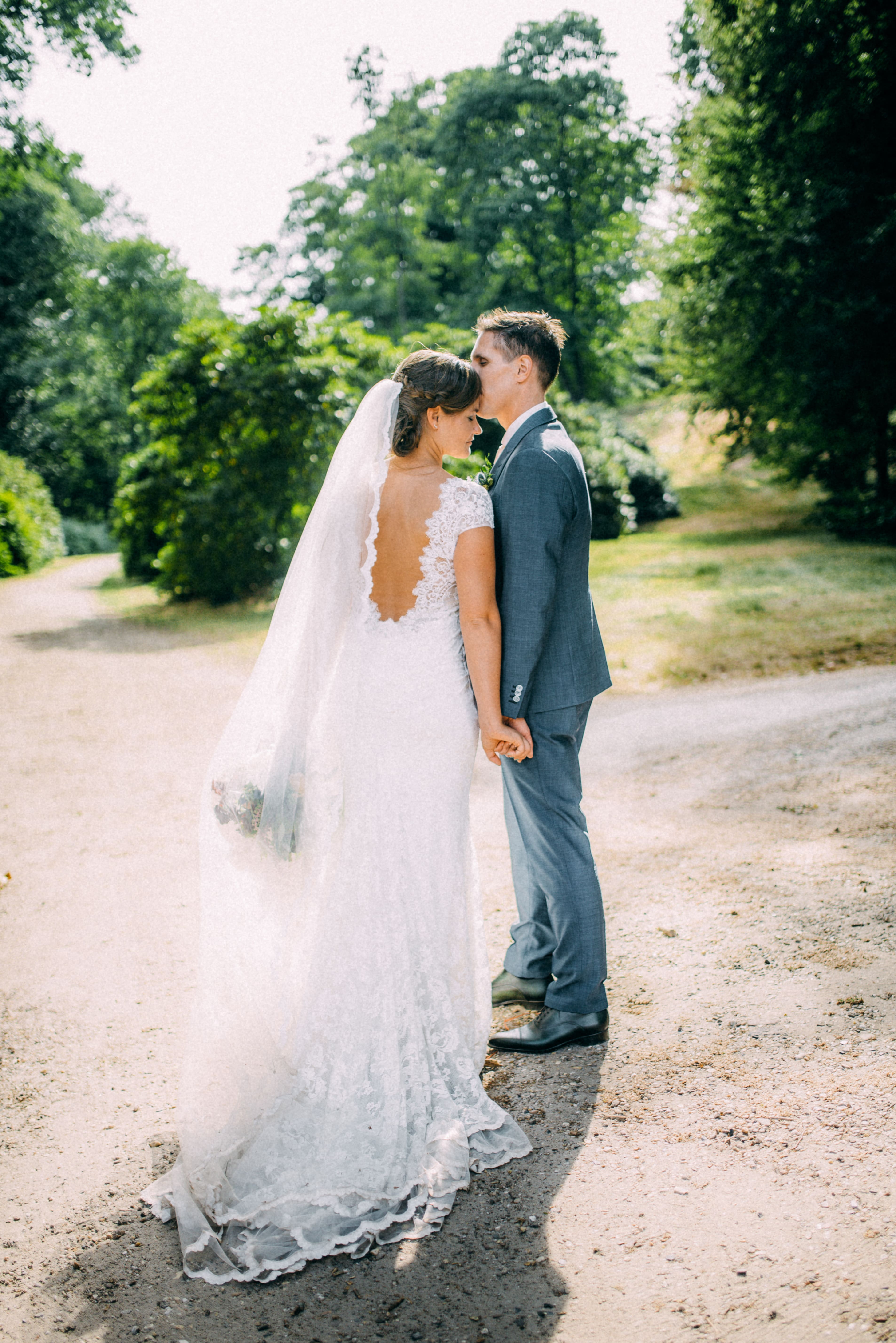 Bruiloft Lisanne & Mark – Landgoed Rhedenoord – NINA WEDDINGS – Tintelend Trouwen – Romy Dermout Photography-472-min